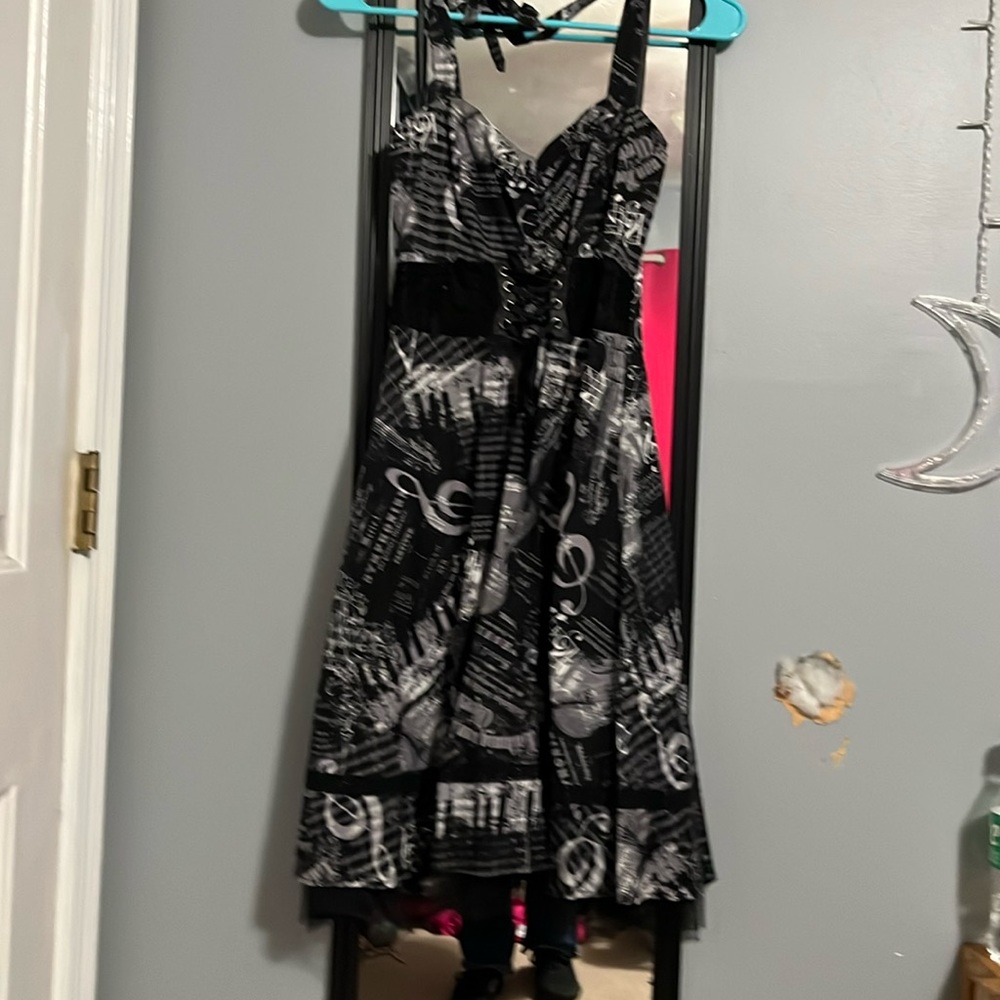 M hot topic dress